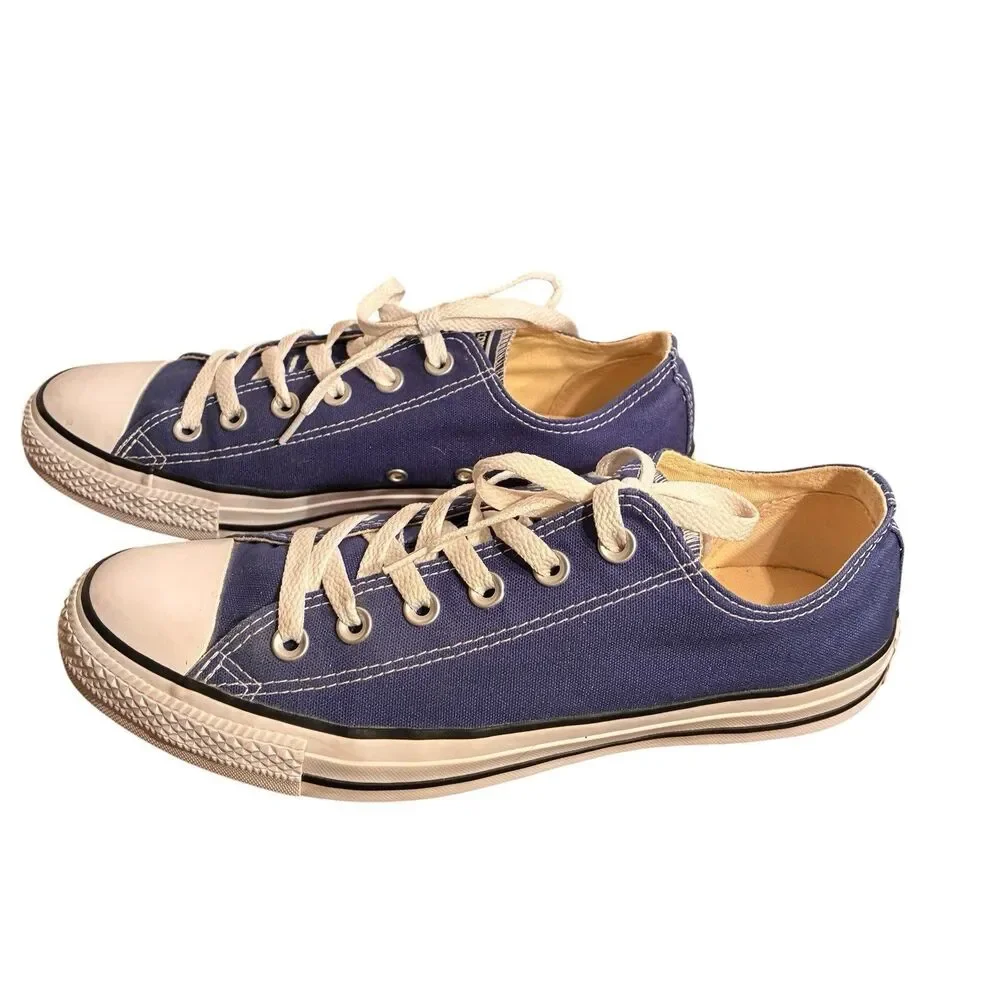 Unisex Converse All Star Low Tops In Blue And White. Men’s 8 or Women’s 10